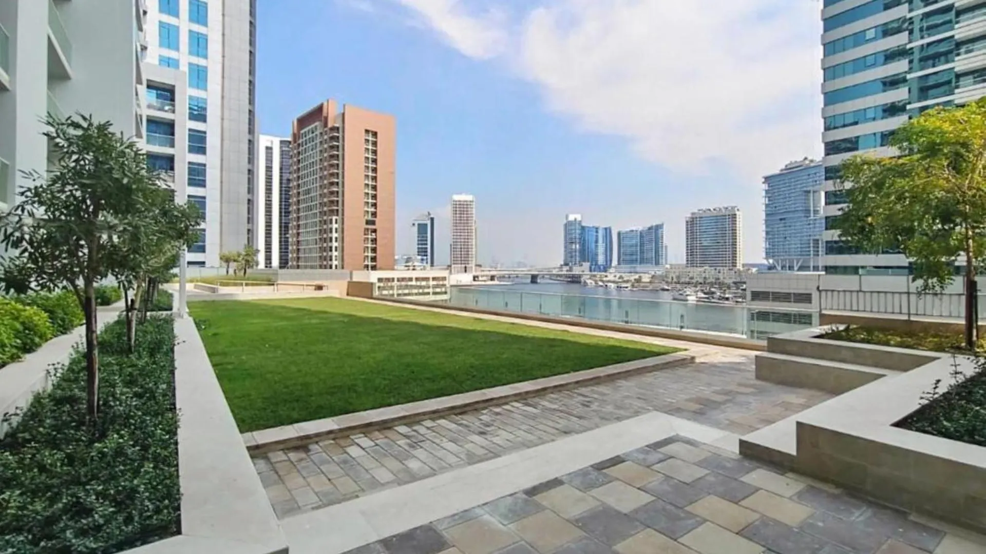 Enticing 2Br Apartment In Reva Residences, Business Bay By Deluxe Holiday Homes Dubai United Arab Emirates