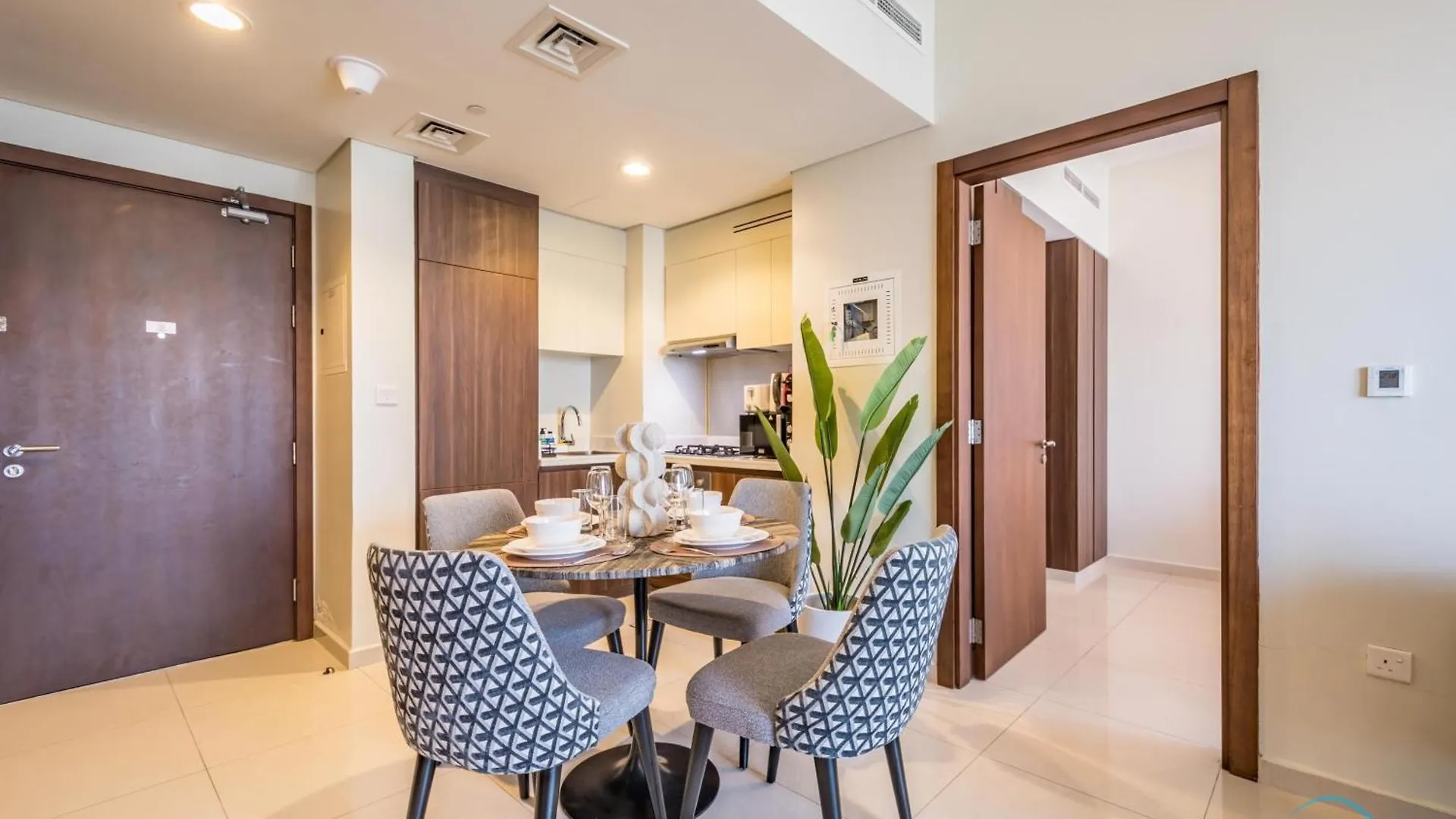 Enticing 2Br Apartment In Reva Residences, Business Bay By Deluxe Holiday Homes Dubai United Arab Emirates